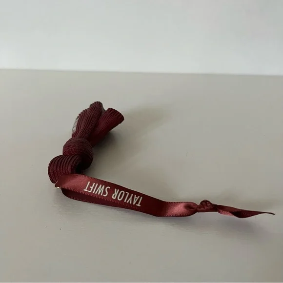 NWT Taylor Swift "All Too Well" Scarf Ornament - Picture 11 of 14